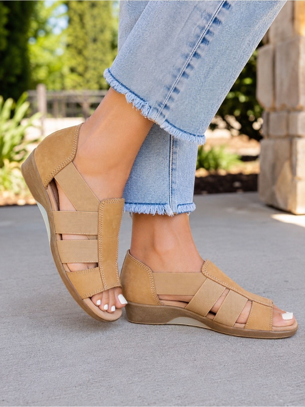 Naturalizer Women’s Size 9M Tan Leather Strappy Comfort Sandals Open Toe